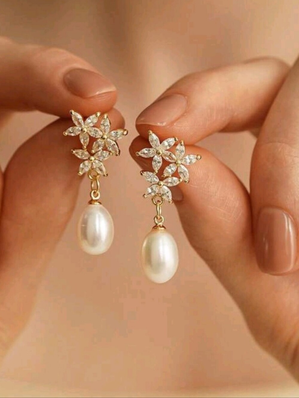 BRAND NEW ** Gold Floral Pearl Drop Earrings - Elegant Women's Jewelry